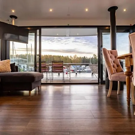 Hausboot Paradise - Lp9 ペーネミュンデ