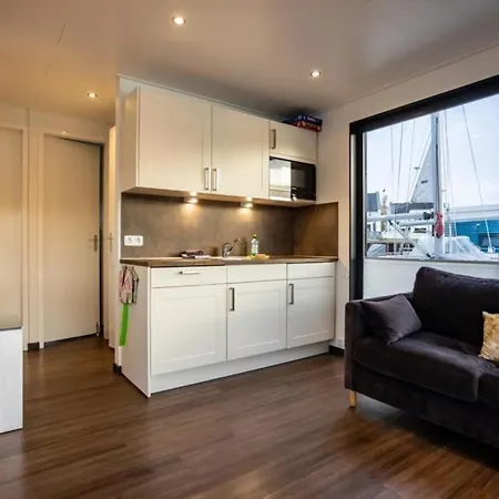 船上ホテル Hausboot Paradise - Lp9